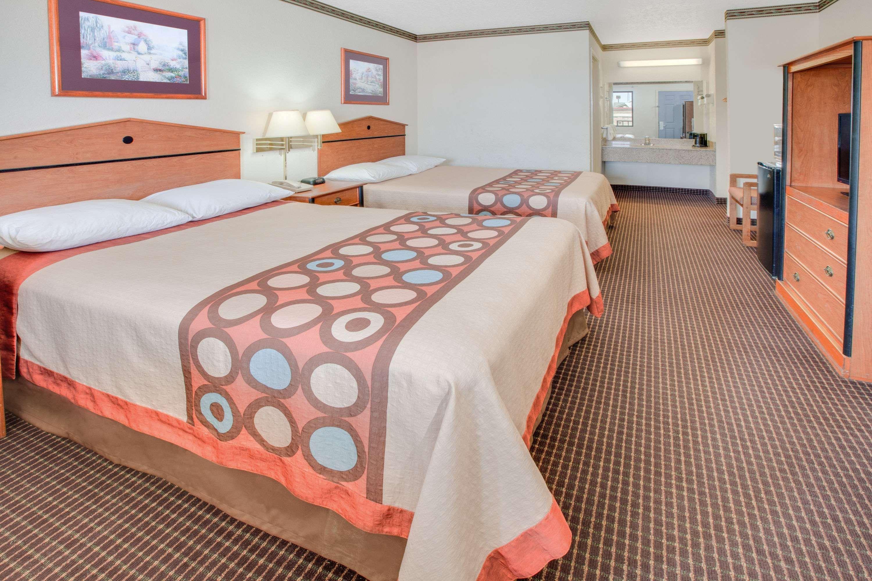 Super 8 By Wyndham Arkadelphia Caddo Valley Area Zewnętrze zdjęcie