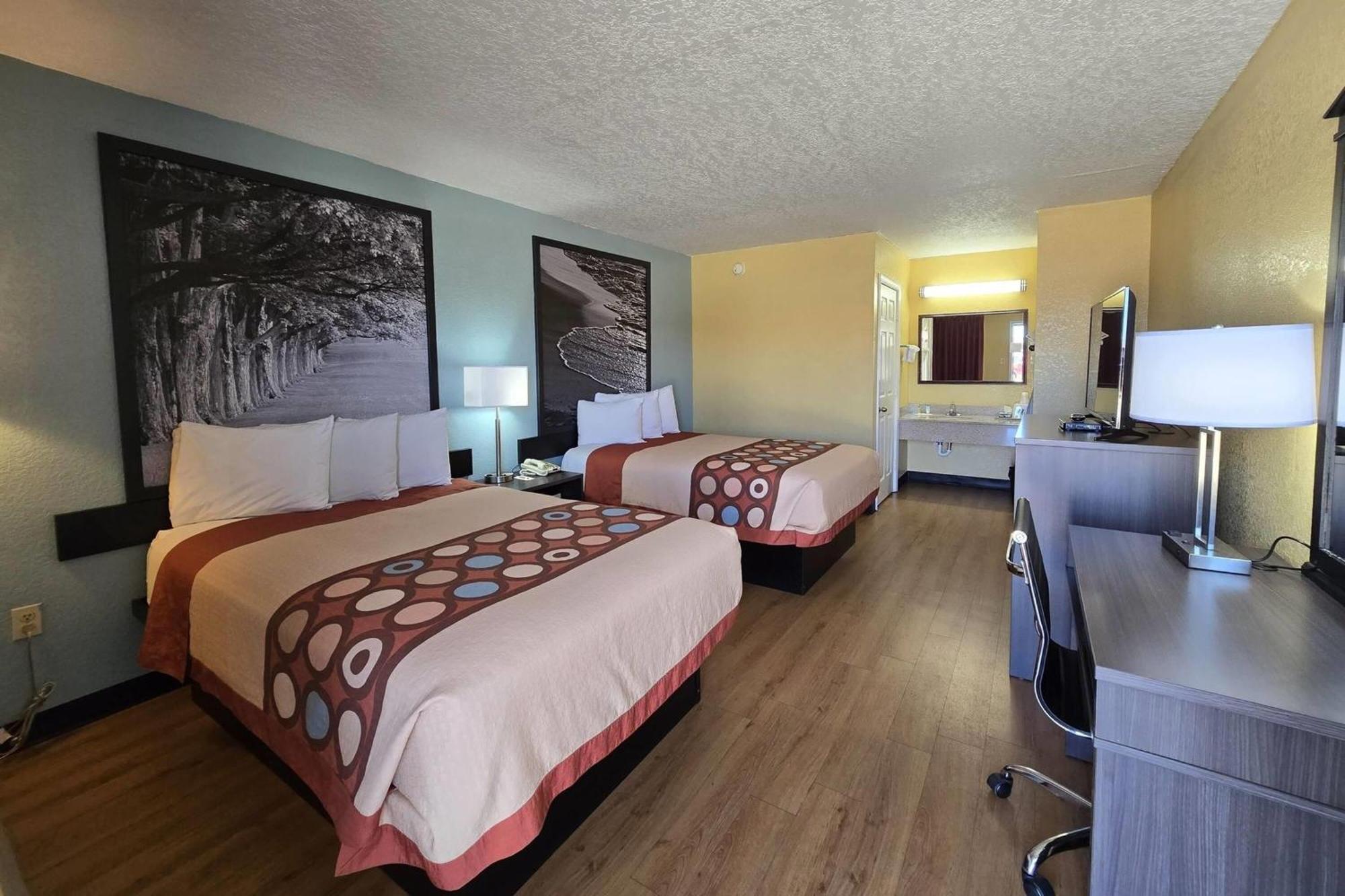 Super 8 By Wyndham Arkadelphia Caddo Valley Area Zewnętrze zdjęcie